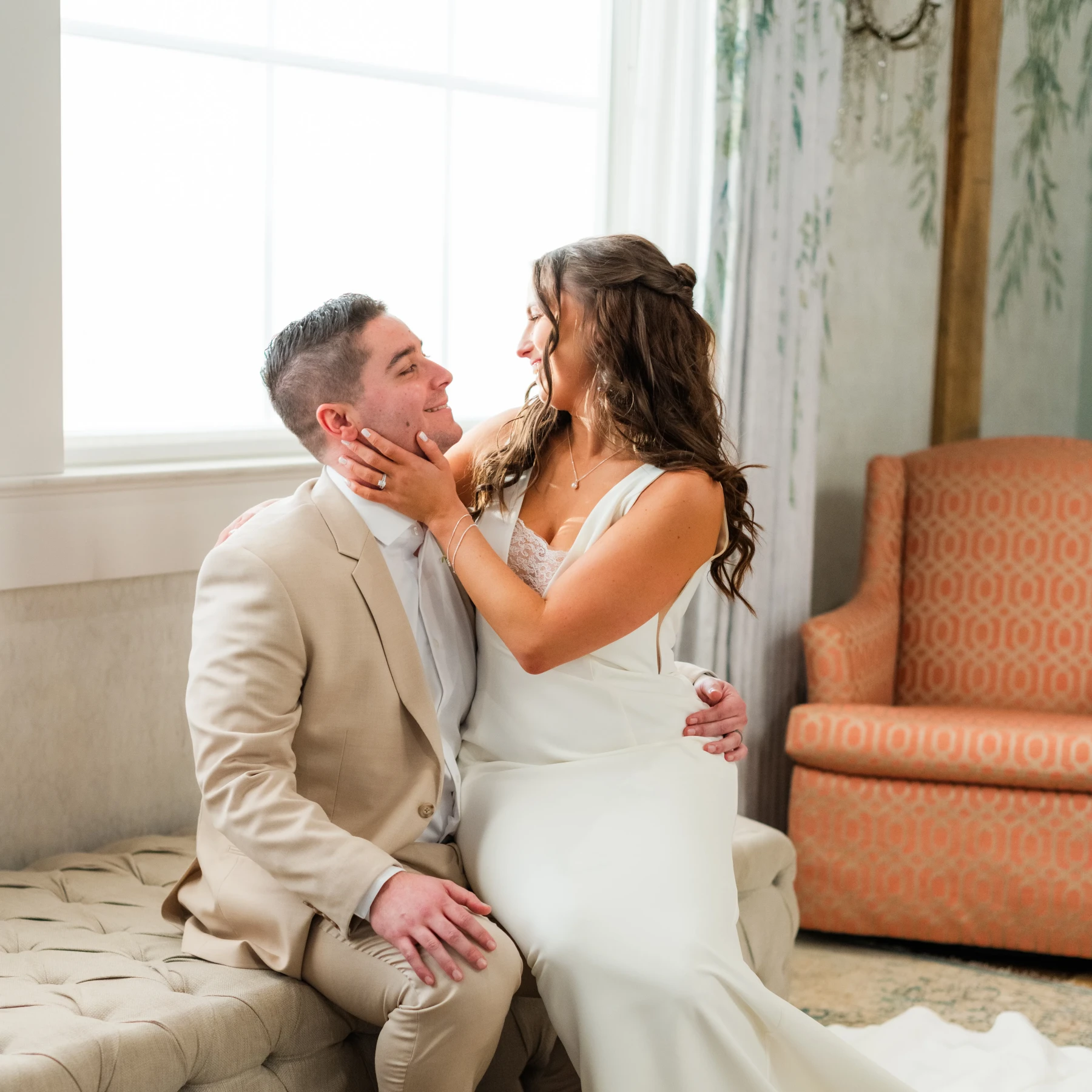 Bride and Groom take a moment in the bridal suite before the ceremony