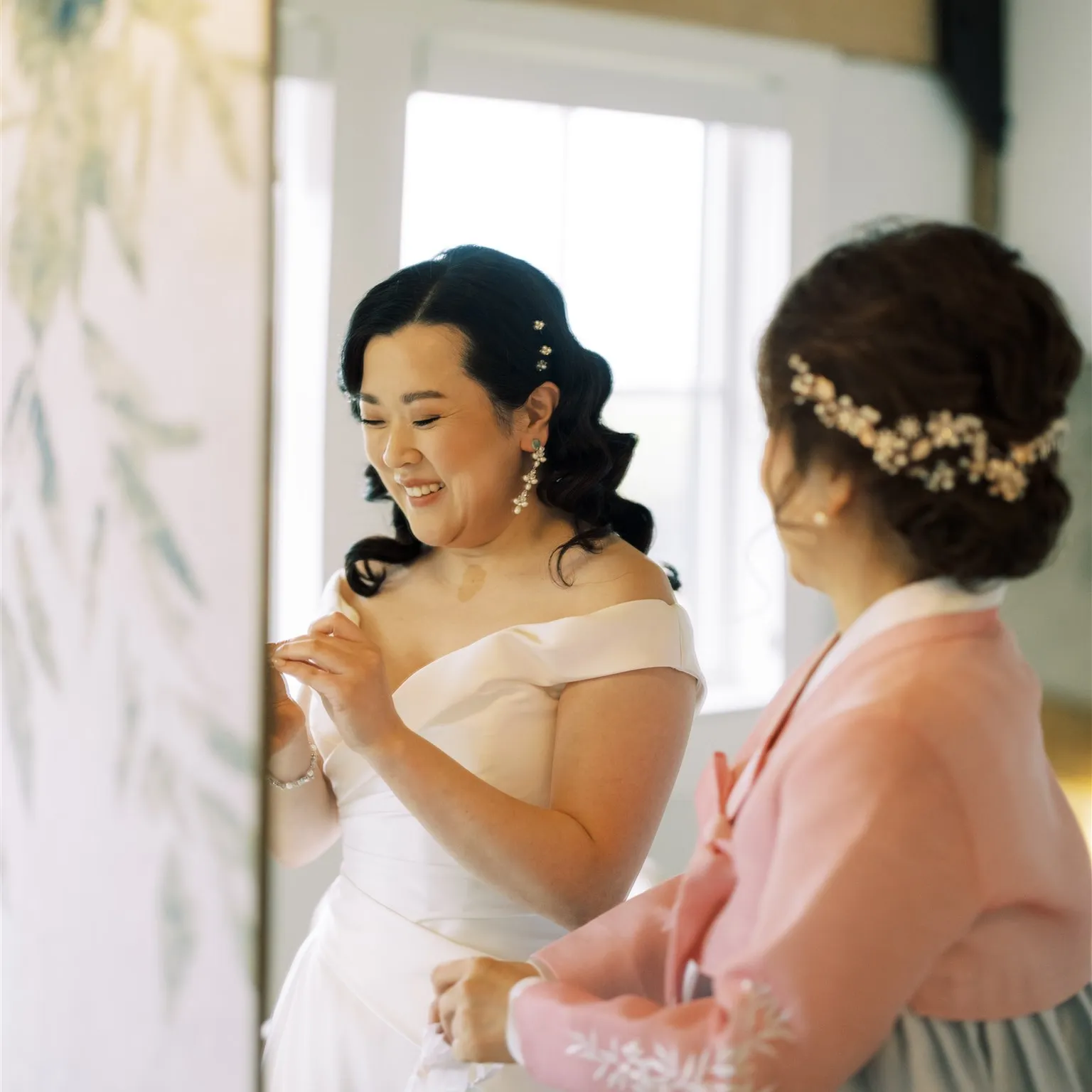 Bride prepares for her wedding in Brentsville Hall's luxurious Bridal Suite.